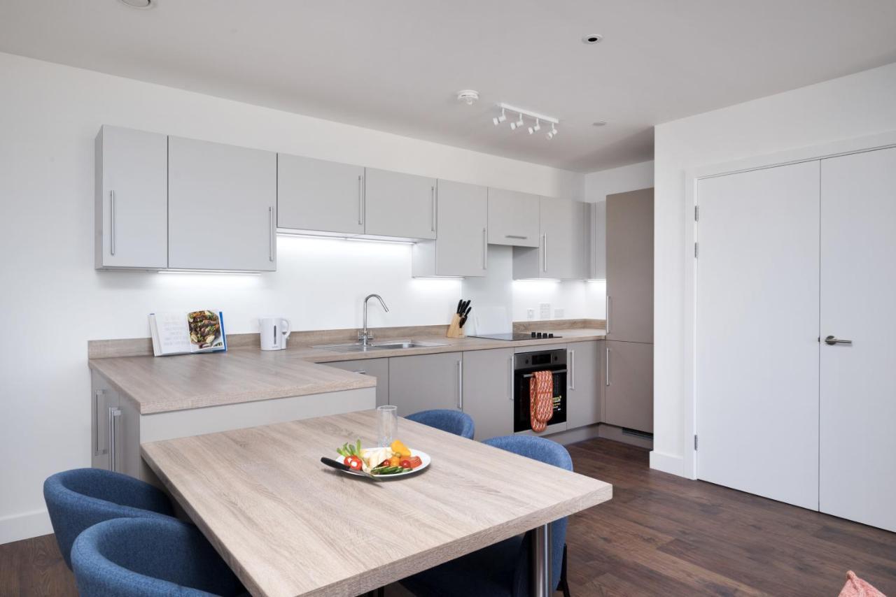 Modern Studios And Apartments At Barking Wharf In Londra Esterno foto