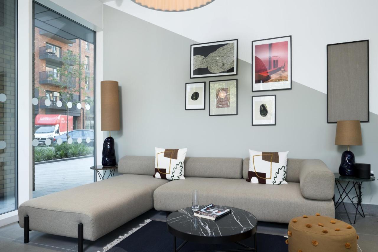 Modern Studios And Apartments At Barking Wharf In Londra Esterno foto