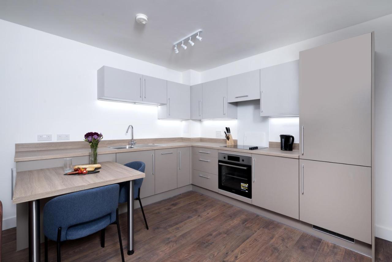 Modern Studios And Apartments At Barking Wharf In Londra Esterno foto