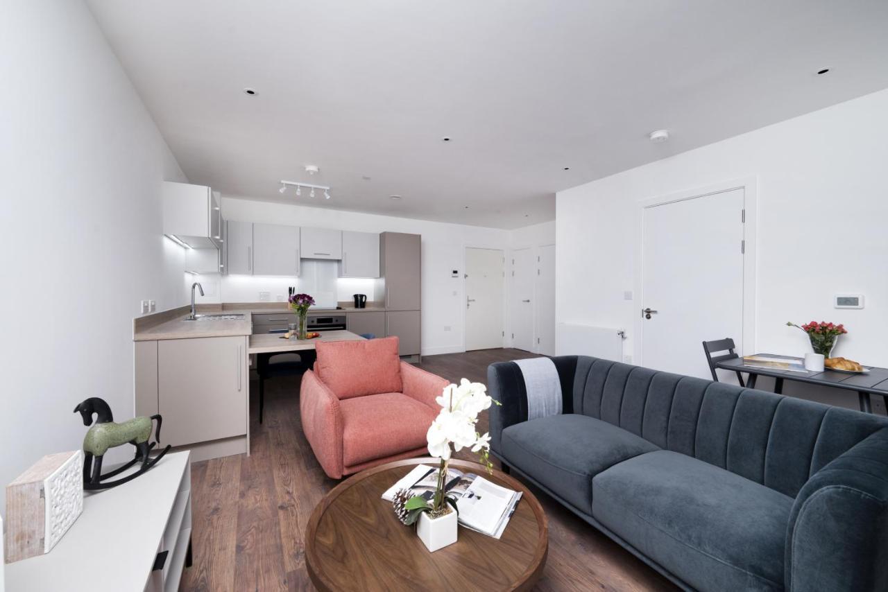 Modern Studios And Apartments At Barking Wharf In Londra Esterno foto