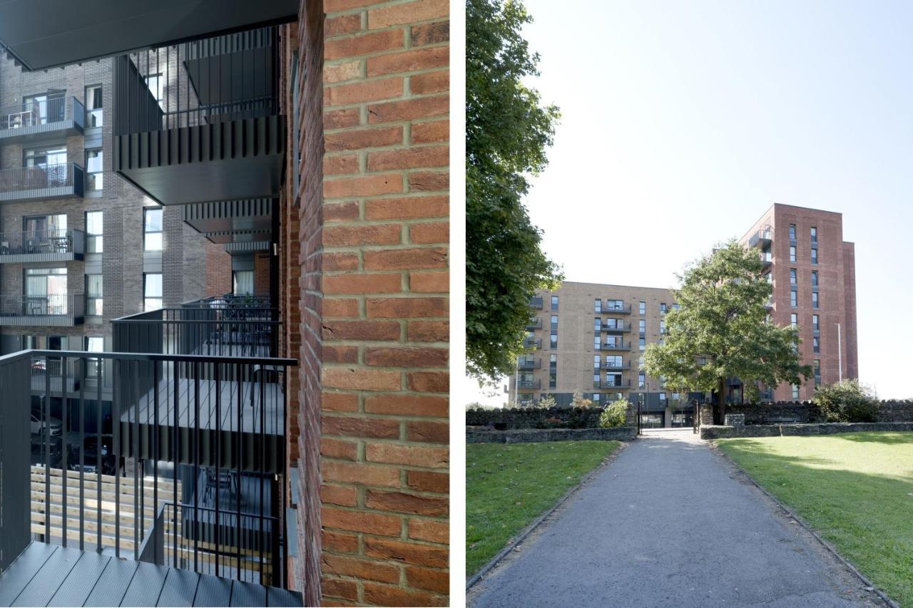 Modern Studios And Apartments At Barking Wharf In Londra Esterno foto