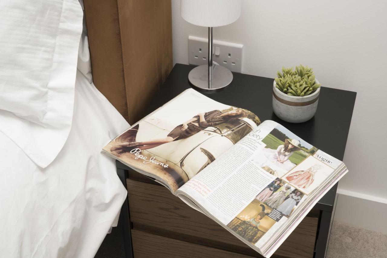 Modern Studios And Apartments At Barking Wharf In Londra Esterno foto