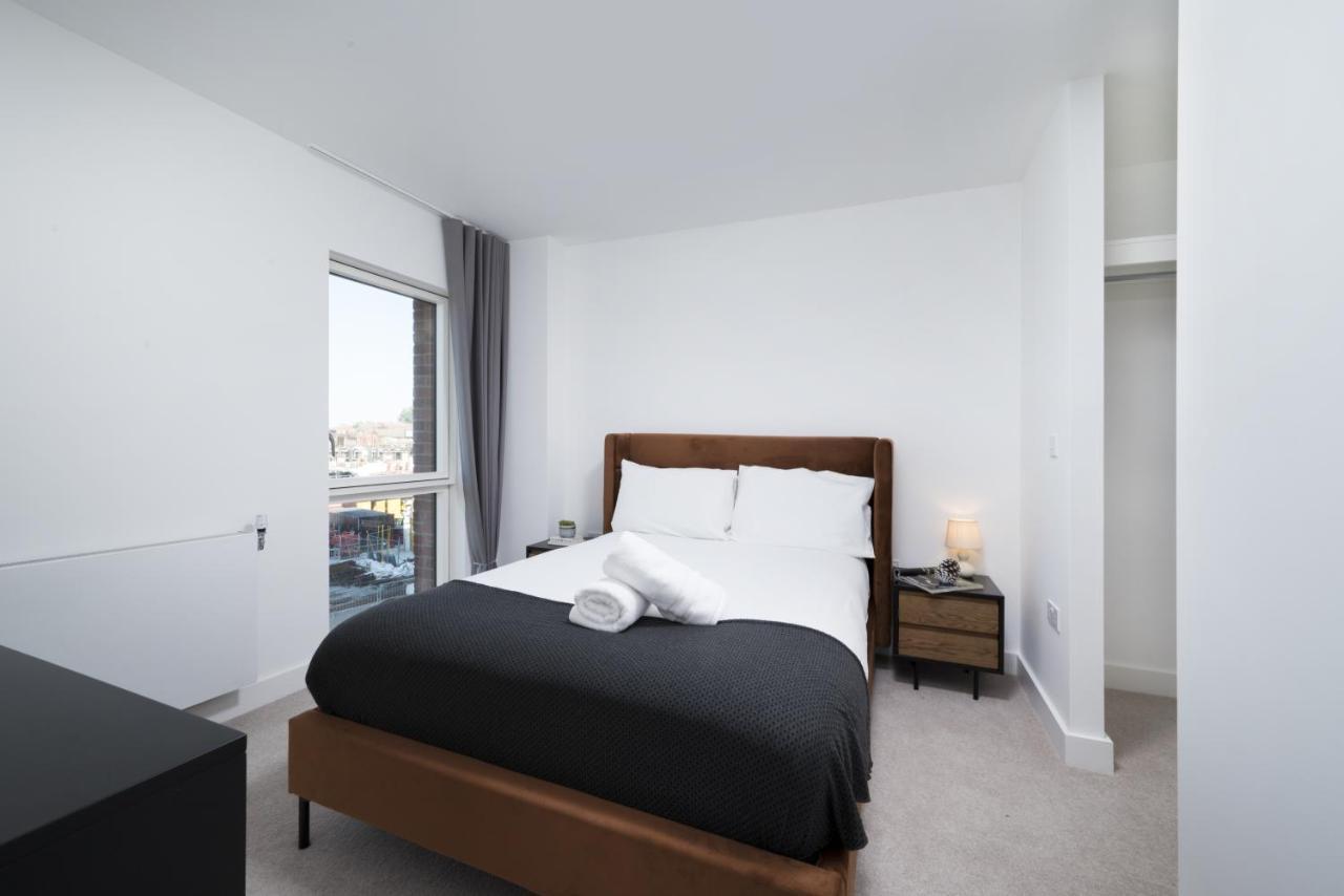 Modern Studios And Apartments At Barking Wharf In Londra Esterno foto